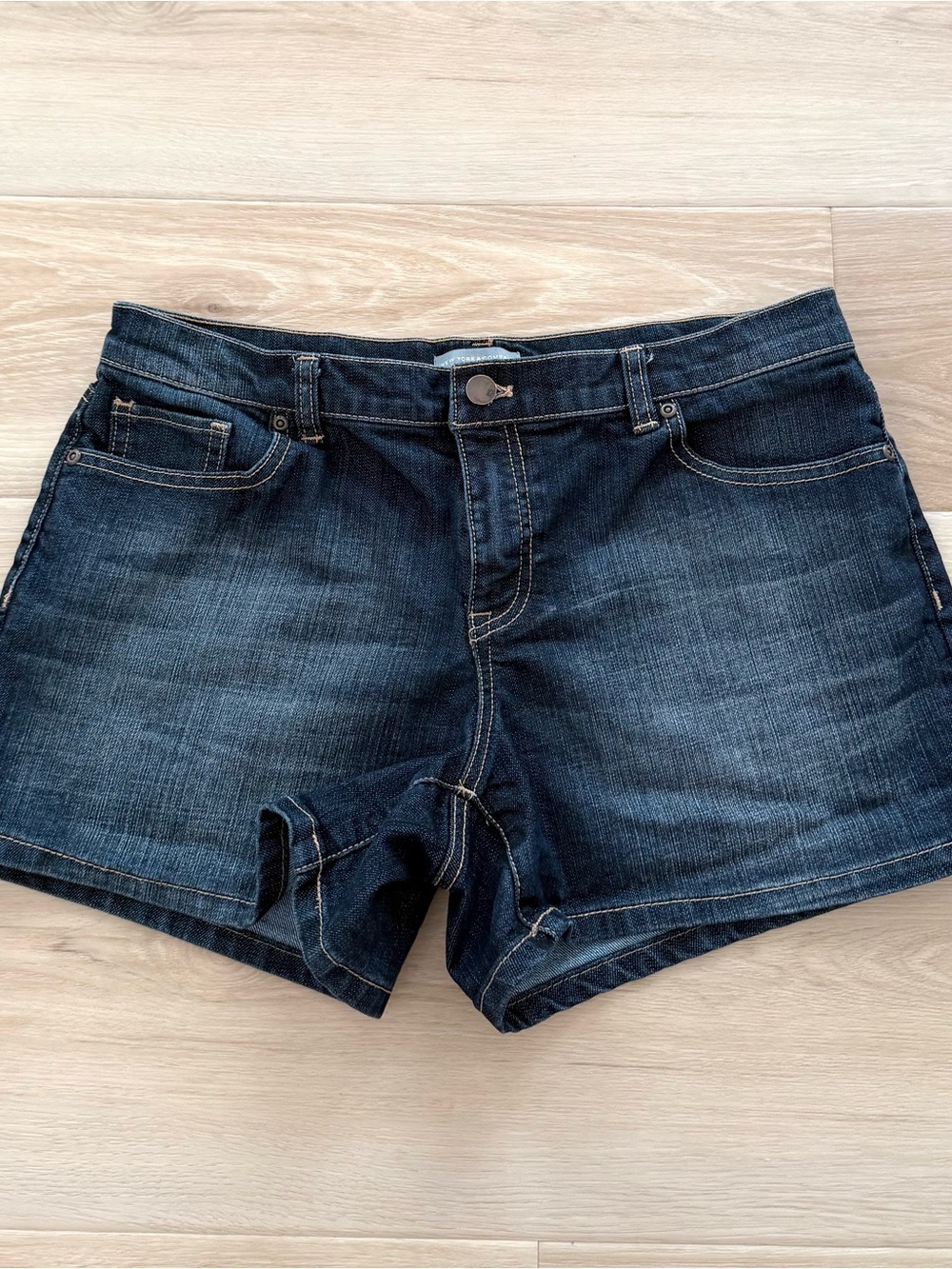 New York & Company Dark Wash Denim Shorts Size 10 Stretch Like New